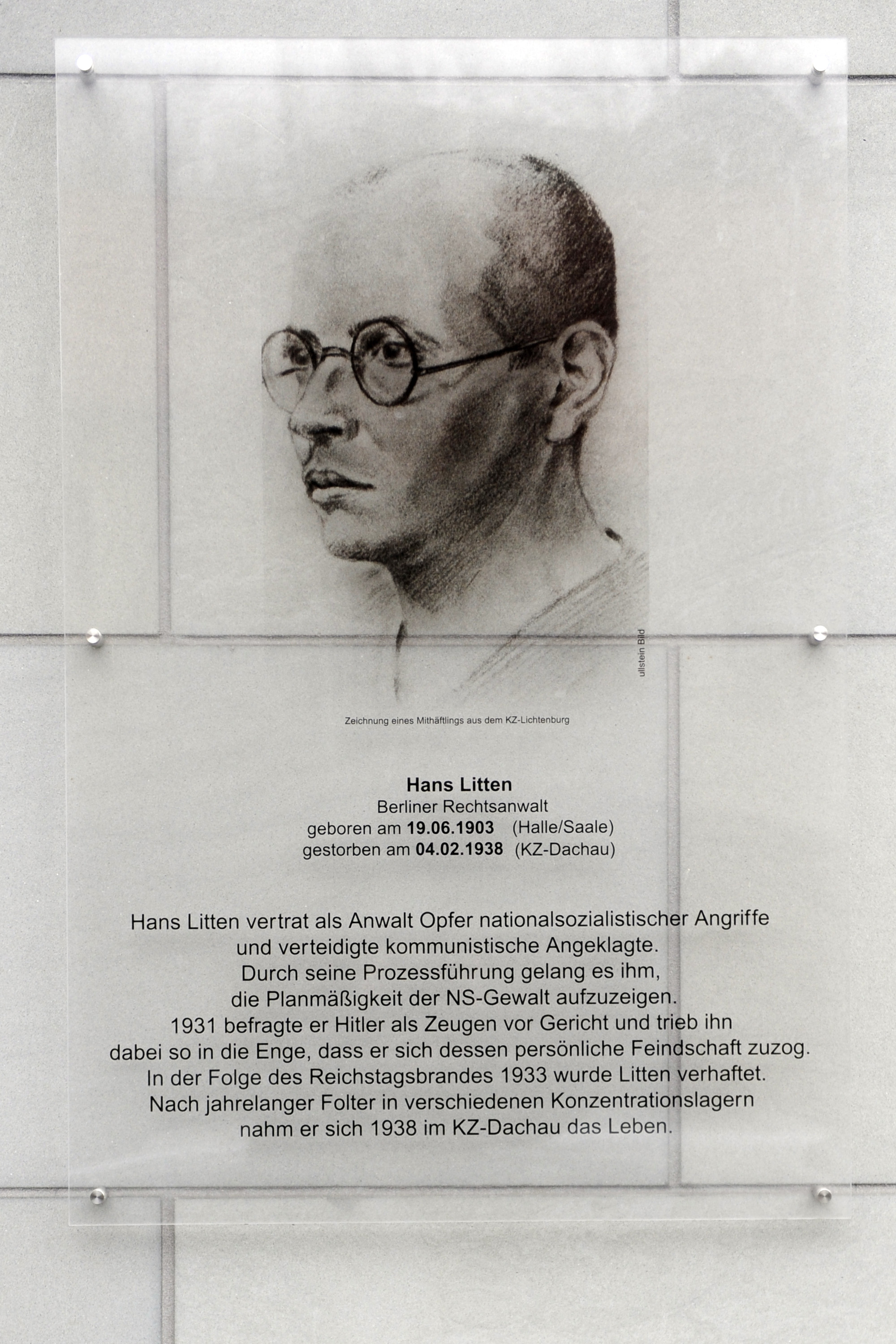 Litten-Plakette am Gebäude der BRAK in Berlin